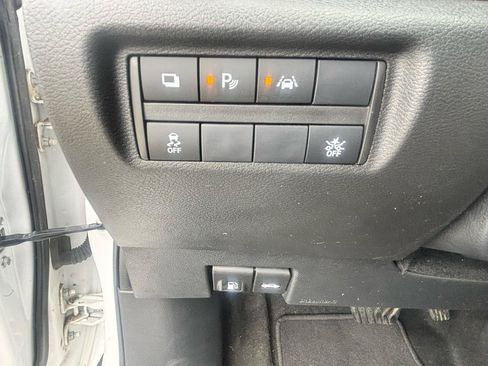 Used 2023 Nissan Versa S FWD image 39