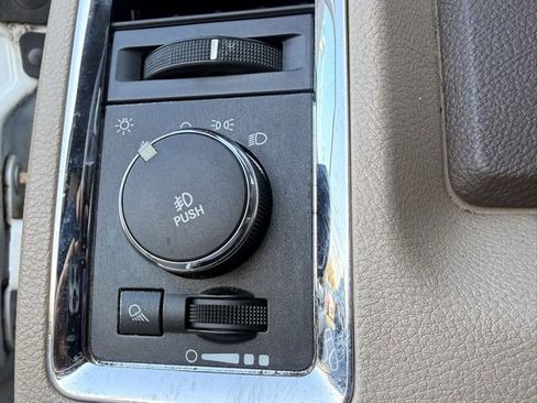 Used 2011 RAM 1500 Laramie image 24