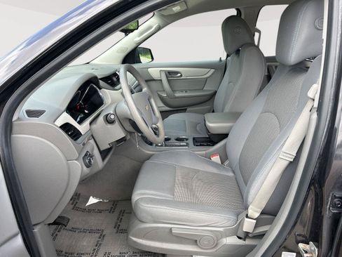 Used 2017 Chevrolet Traverse LS FWD image 4