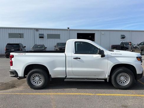 Used 2025 Chevrolet Silverado 1500 W/T w/ Trailering Package AWD/4WD image 7