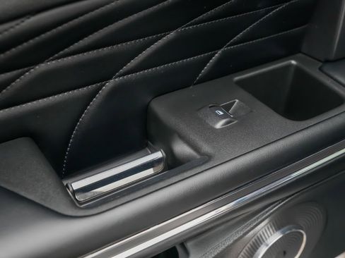 Used 2019 Ford Expedition Platinum image 17