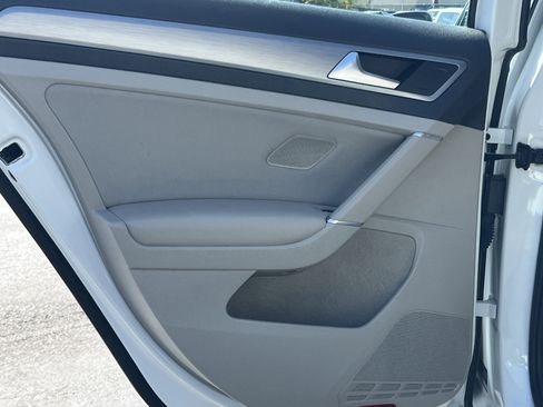 Used 2017 Volkswagen Golf S FWD image 30