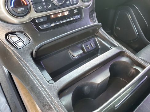 Used 2018 GMC Yukon Denali image 20