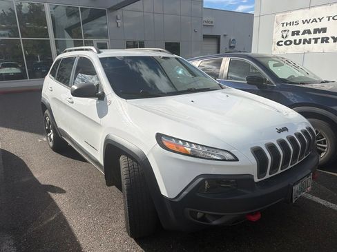 Used 2015 Jeep Cherokee Trailhawk w/ Comfort/Convenience Group AWD/4WD image 1