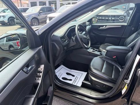 Used 2023 Ford Escape Platinum AWD/4WD image 13