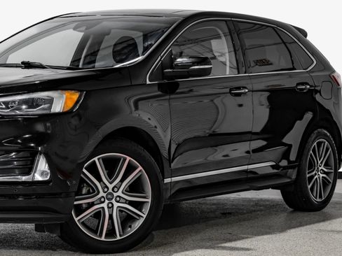 Used 2019 Ford Edge Titanium w/ Equipment Group 301A FWD image 15