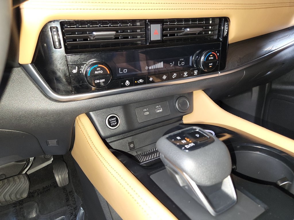 Used 2023 Nissan Rogue Platinum FWD image 21