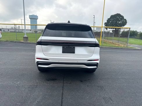 Used 2024 Lincoln Nautilus Black Label w/ Jet Appearance Package (87T) AWD/4WD image 3