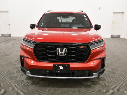Certified 2025 Honda Pilot TrailSport image 11