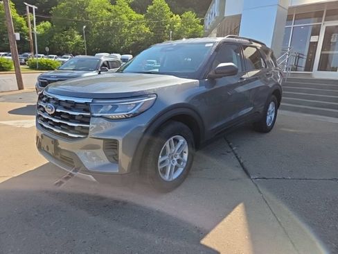 New 2026 Ford Explorer Active AWD/4WD image 3