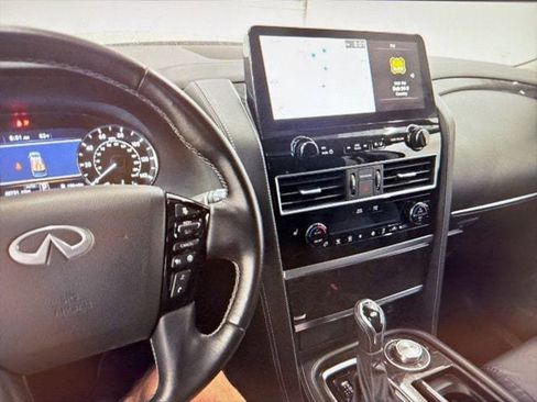 Used 2024 INFINITI QX80 Luxe image 9