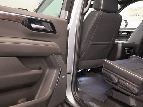 New 2026 Chevrolet Suburban Premier w/ Sun And Tow Package AWD/4WD image 27