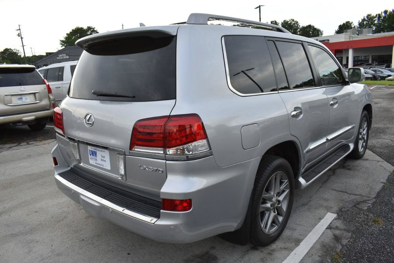 Used 2013 Lexus LX 570 4WD w/ Luxury Pkg image 6