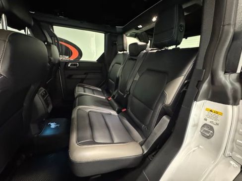 Used 2025 Ford Bronco Outer Banks image 9