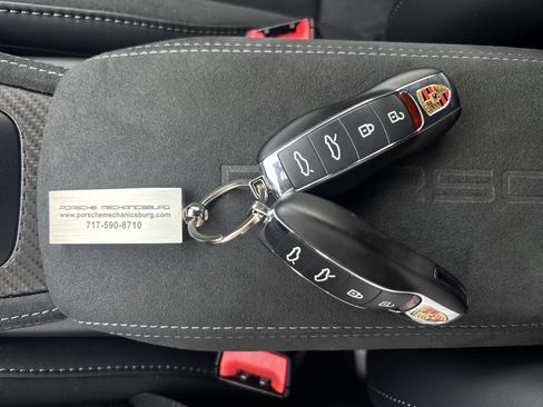 Certified 2024 Porsche 718 Cayman GT4 RS RWD image 21
