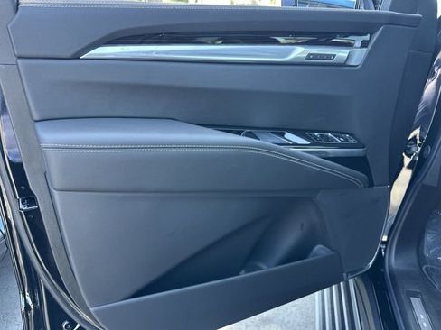 New 2026 Cadillac Escalade ESV Luxury image 23