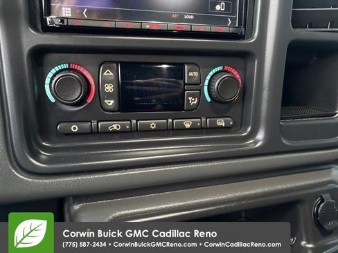 Used 2005 Chevrolet Silverado 2500 LT w/ Heavy-Duty Power Package AWD/4WD image 26