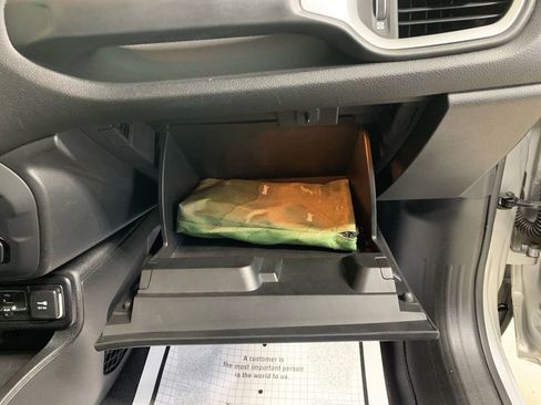 Used 2018 Jeep Renegade Latitude image 27