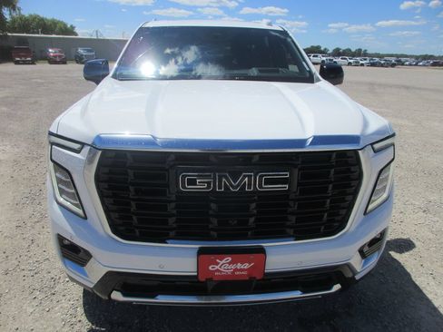 New 2026 GMC Yukon XL Denali w/ Denali Reserve Package AWD/4WD image 10
