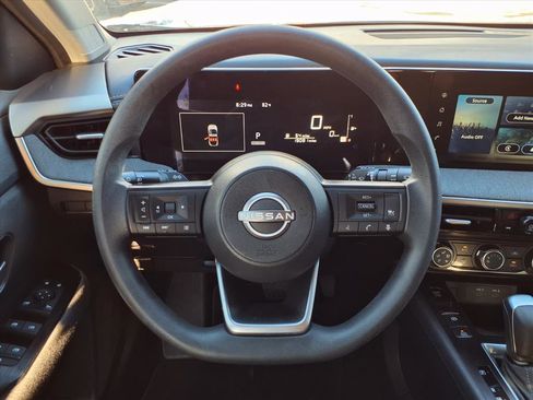 Used 2025 Nissan Kicks SV w/ Illumination Package image 15