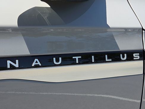 New 2026 Lincoln Nautilus Reserve AWD/4WD image 8