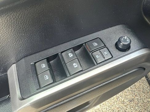 Used 2020 Toyota Tacoma Limited AWD/4WD image 15