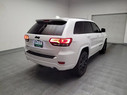 Used 2020 Jeep Grand Cherokee Altitude AWD/4WD image 9