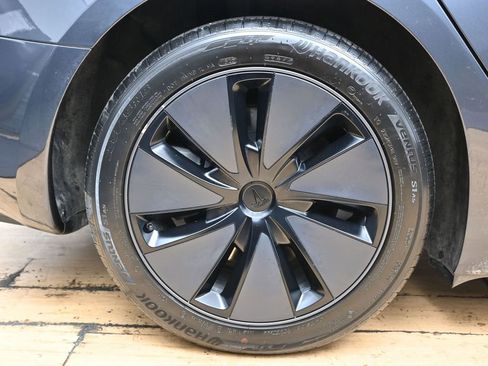 Used 2025 Tesla Model 3 Long Range image 12