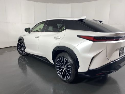 Certified 2023 Lexus RZ 450e Premium w/ Technology Package image 8