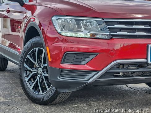 Used 2021 Volkswagen Tiguan SEL FWD image 3