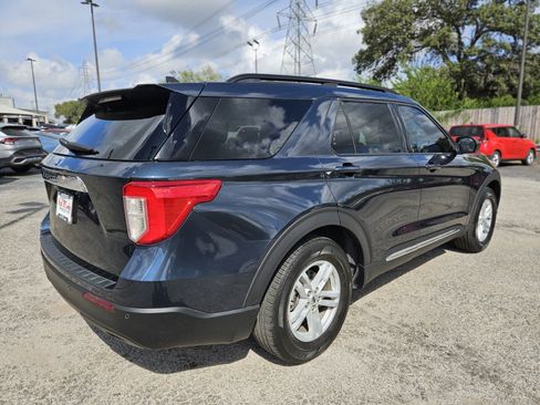 Certified 2024 Ford Explorer XLT image 4