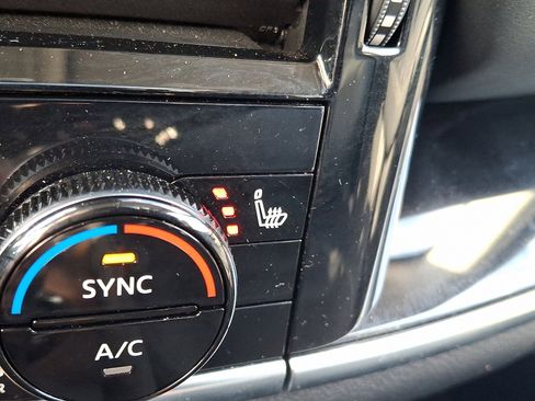 Used 2023 Nissan Rogue SL w/ SL Premium Package image 24