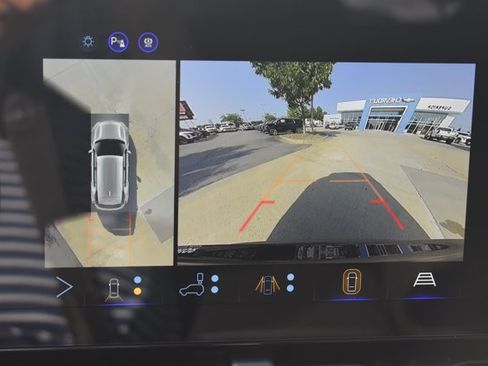 New 2027 Chevrolet Equinox LT w/ Safety and Technology Package FWD image 23