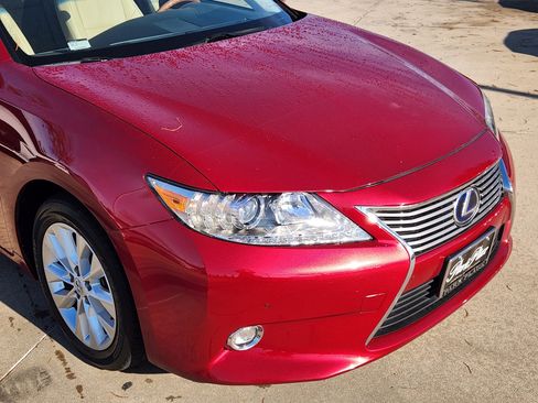 Used 2015 Lexus ES 300h image 7