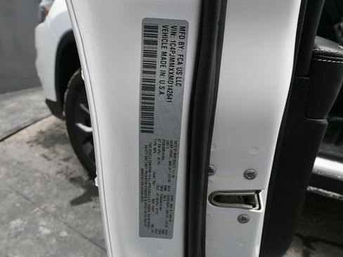 Used 2021 Jeep Cherokee Latitude Lux 80th Anniv w/ Quick Order Package 26U 80TH image 16