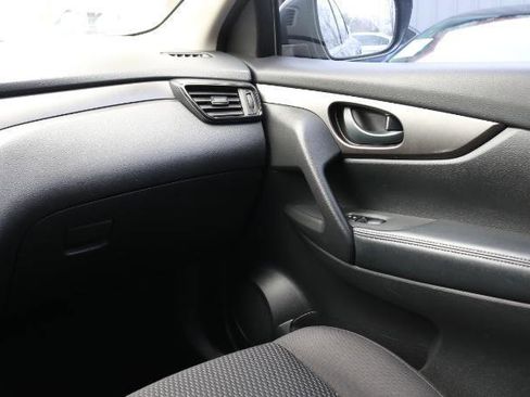 Used 2018 Nissan Rogue Sport S w/ S Appearance Package image 15