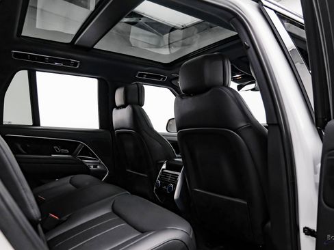 Used 2024 Land Rover Range Rover SE image 65