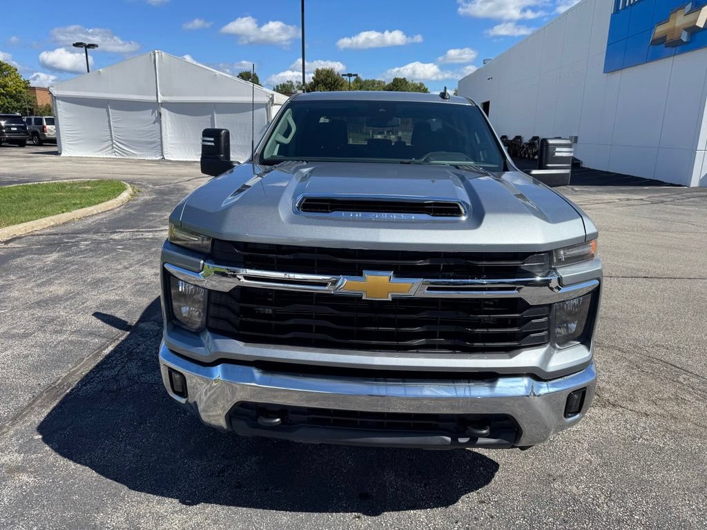 Used 2025 Chevrolet Silverado 2500 LT w/ Convenience Package AWD/4WD image 2