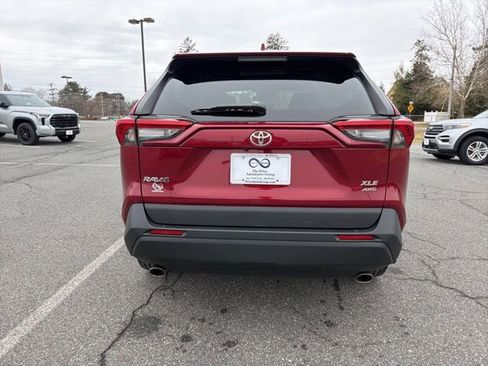 Used 2023 Toyota RAV4 XLE Premium image 7