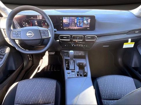 New 2026 Nissan Sentra SV w/ SV Convenience Package FWD image 5