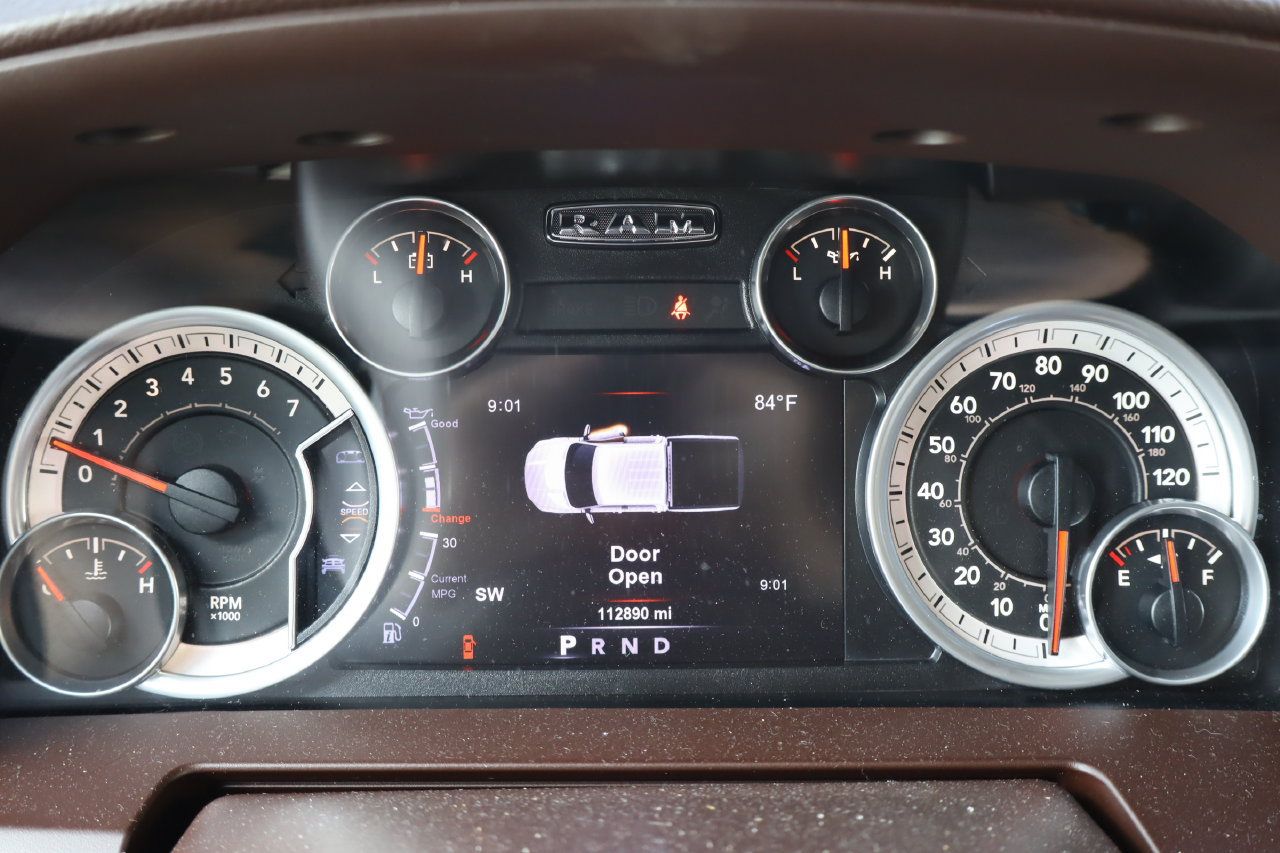 Used 2015 RAM 1500 Laramie RWD image 10