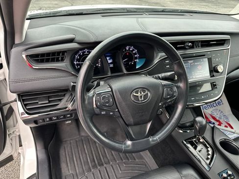 Used 2018 Toyota Avalon Limited w/ Carpet Mat Package FWD image 15