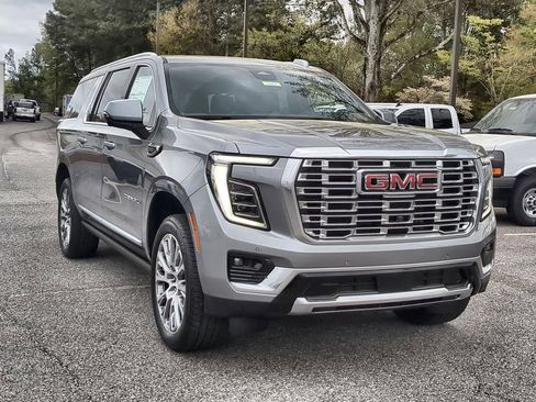 New 2026 GMC Yukon XL Denali w/ Denali Reserve Package AWD/4WD image 2