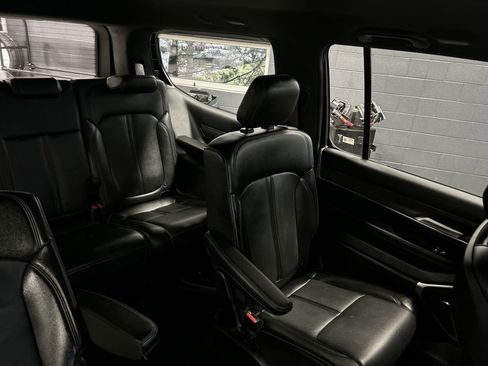 Used 2024 Jeep Wagoneer Series II AWD/4WD image 6