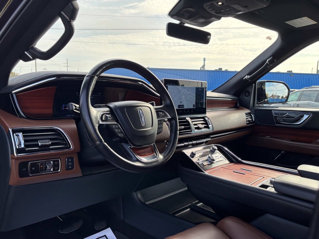 Used 2024 Lincoln Navigator Reserve w/ Monochromatic Package AWD/4WD image 13