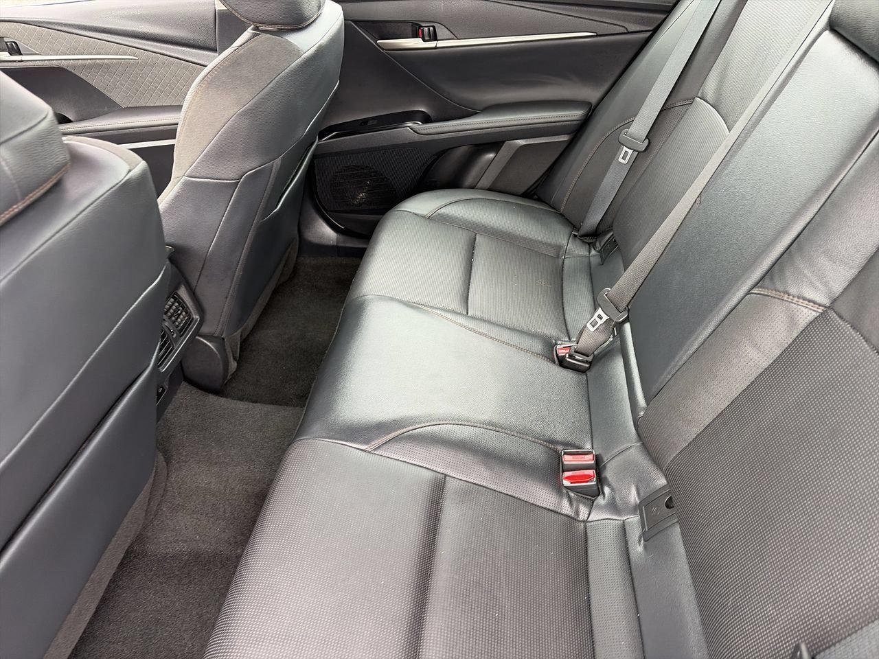 Used 2025 Toyota Camry XLE FWD image 22