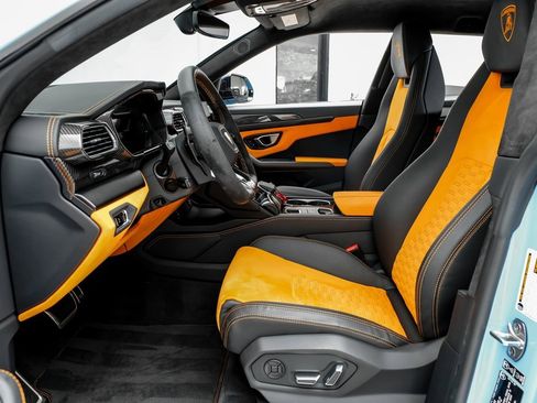 Used 2022 Lamborghini Urus image 31