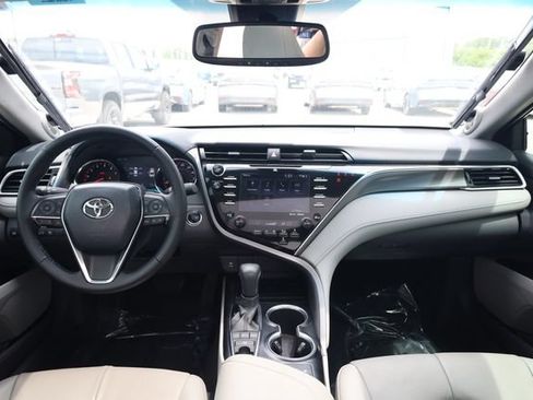 Used 2018 Toyota Camry XSE w/ Driver Assist Package FWD image 12