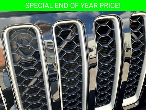 Used 2020 Jeep Gladiator Overland w/ LED Lighting Group image 32