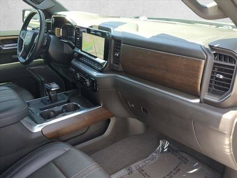 Used 2025 Chevrolet Silverado 1500 High Country AWD/4WD image 21